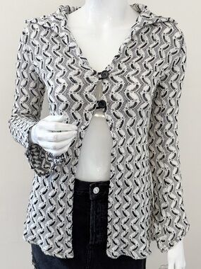 Vintage 90s Breakin’ Loose Black & White  Wave Pattern Long Sleeve Open Knit Top
